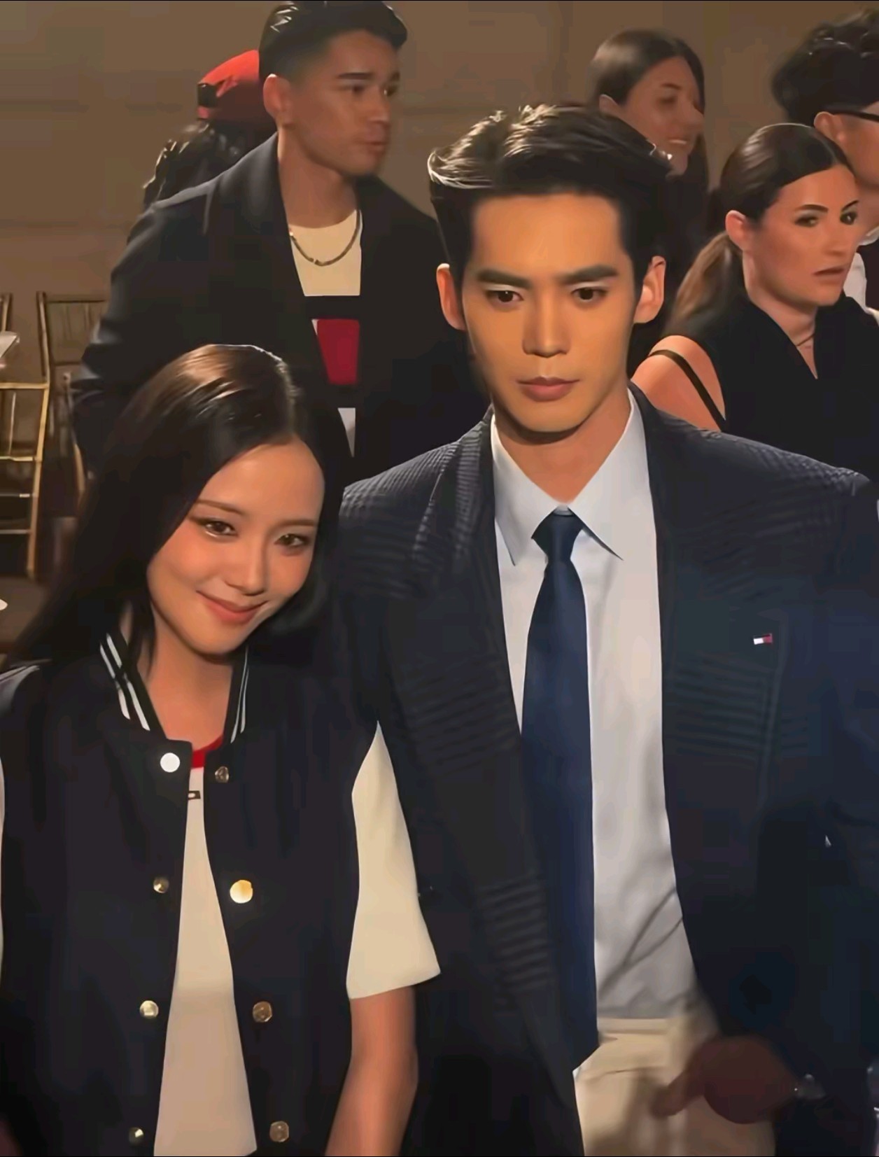 于适金智秀的同台已经在我手机里刷屏两天了，俊男美女真是养眼，TommyHilf