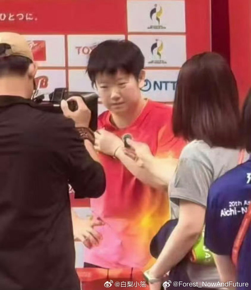 #孙颖莎WTT#我要继续发孙颖莎救了国乒多少次了，没有她女团金牌早就拱手让人了，釜山世乒赛、杭州亚运