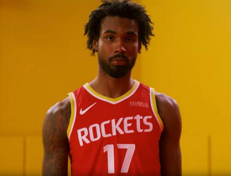 NBA专家约翰霍林格分析伊森的续约合同。他认为不管去哪支球队，伊森的市场价格应该