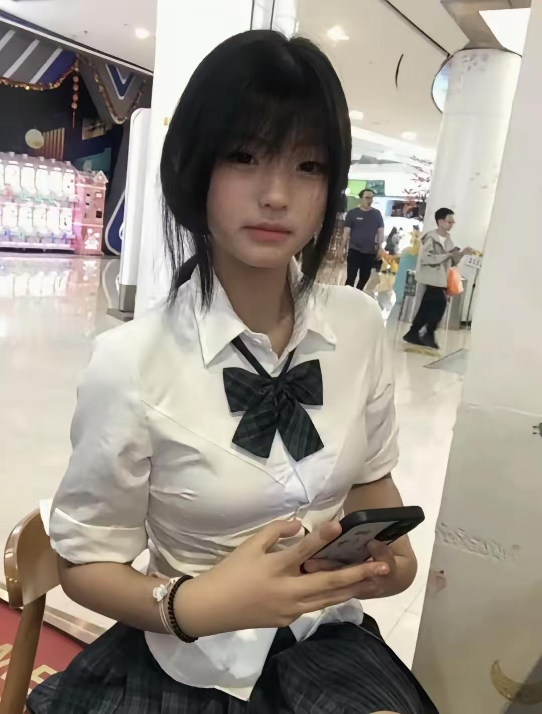 校园风少女，手机自拍，青春气息满满📸💕自然美少女自拍甜美自拍精致少女自拍