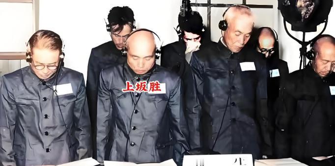 既然日本有人“不讲武德”，执意要参拜靖国神社，那中国也不必再给他们面子，把当年审