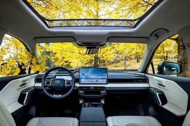 一夜之间，，车市彻底炸开了锅！财政部提前发布2026年购车补贴新政：1、1