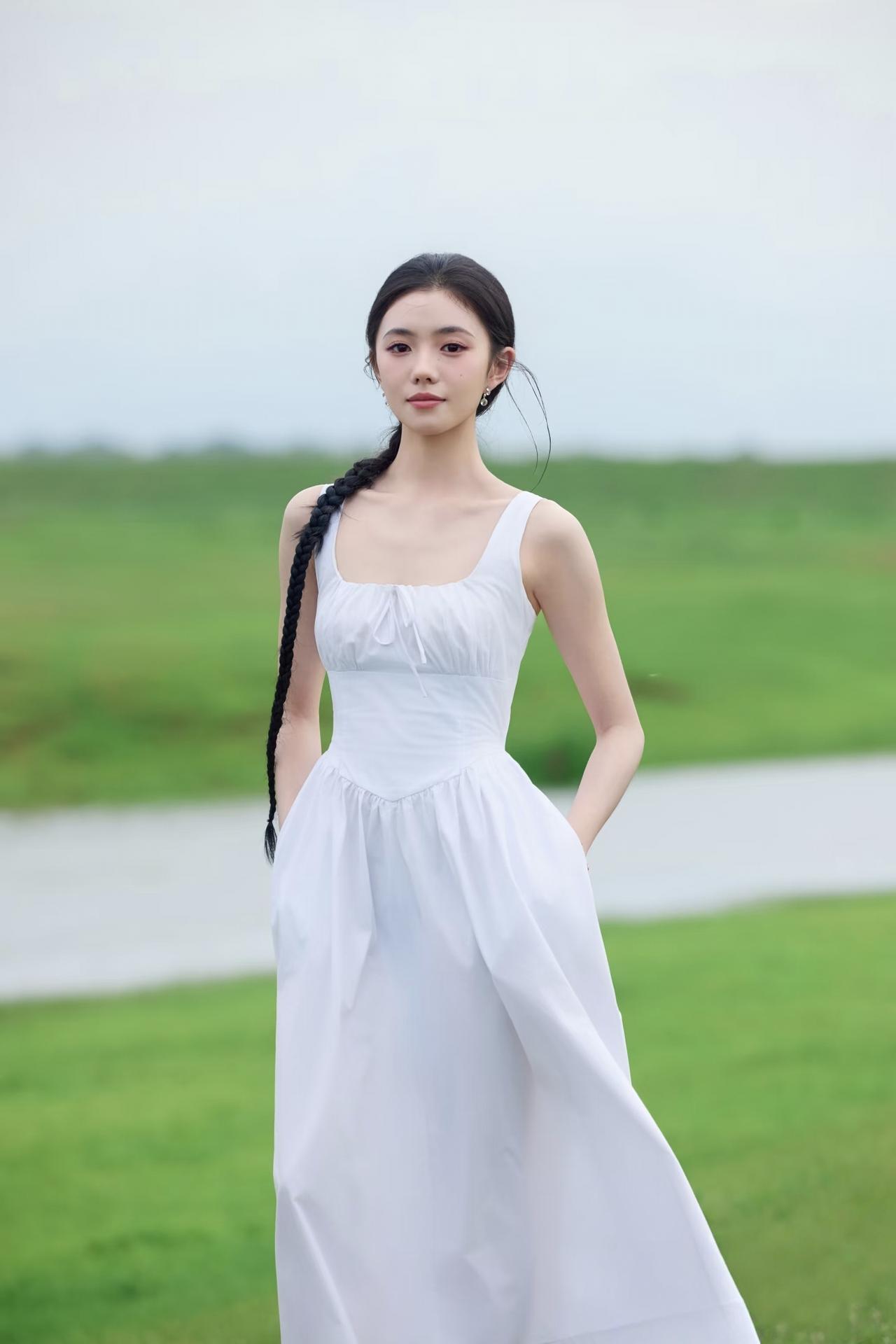演员刘浩存身上最大的一个争议点不是演技问题，也不是她的长相，而是她的资源问题