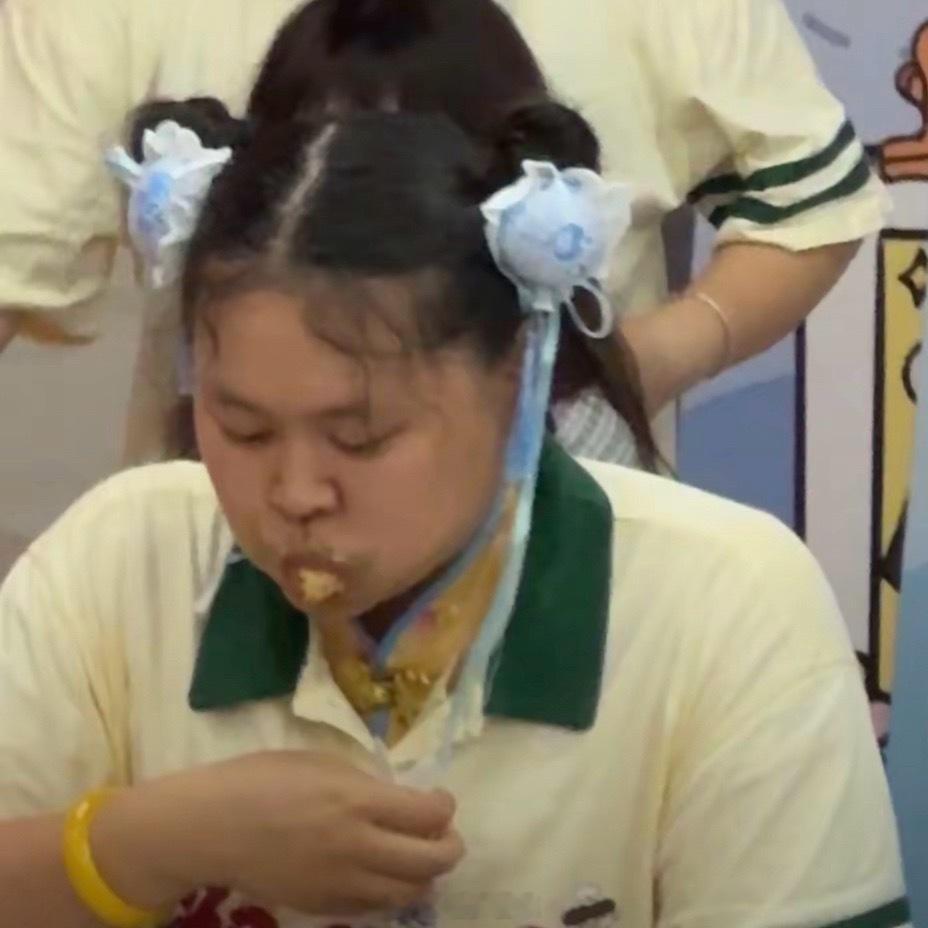 好难受​​​