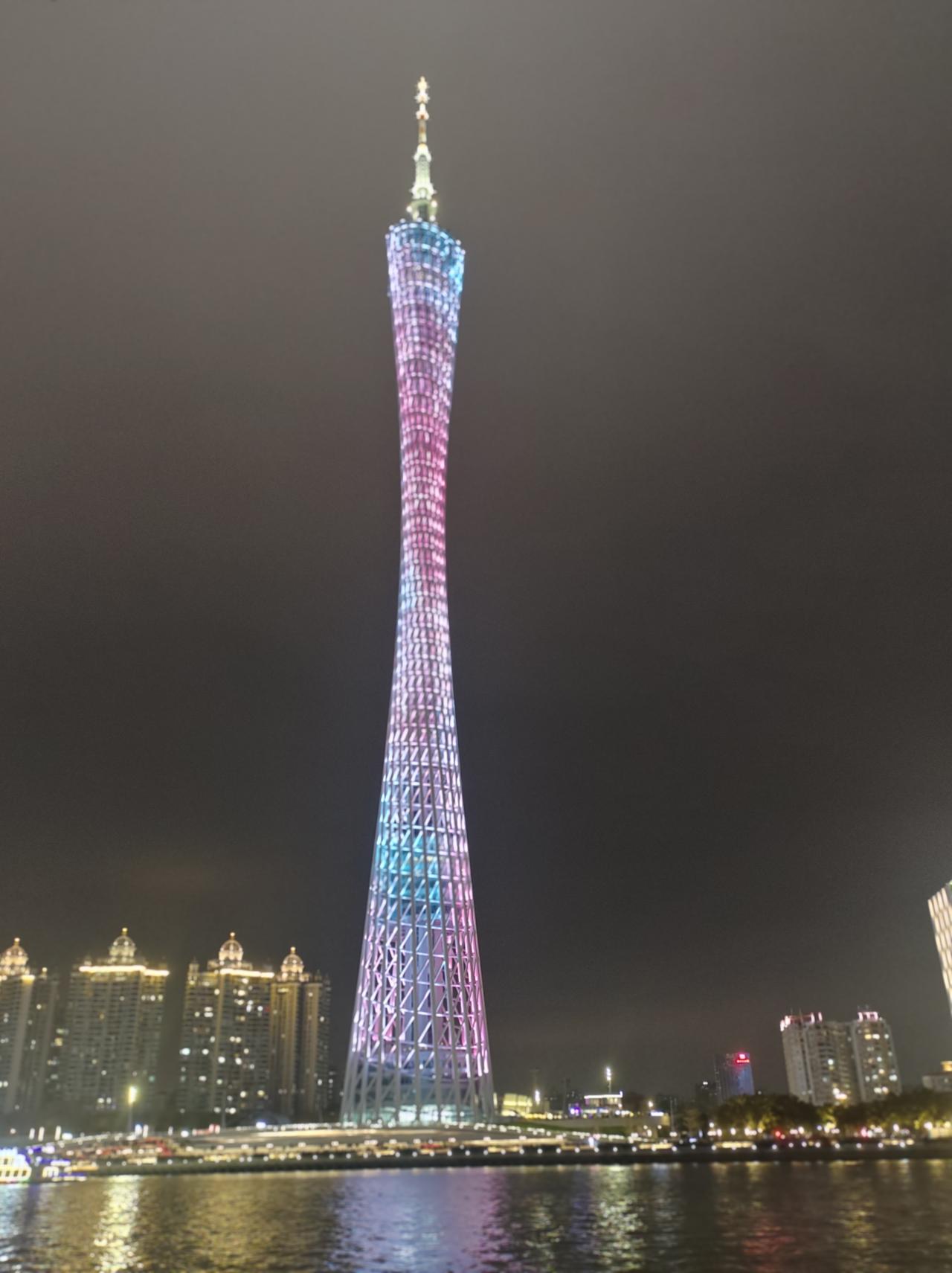 人活一世，其实是场“假”比赛医院深耕30年的同学道出真相：我们拼命赚房购车