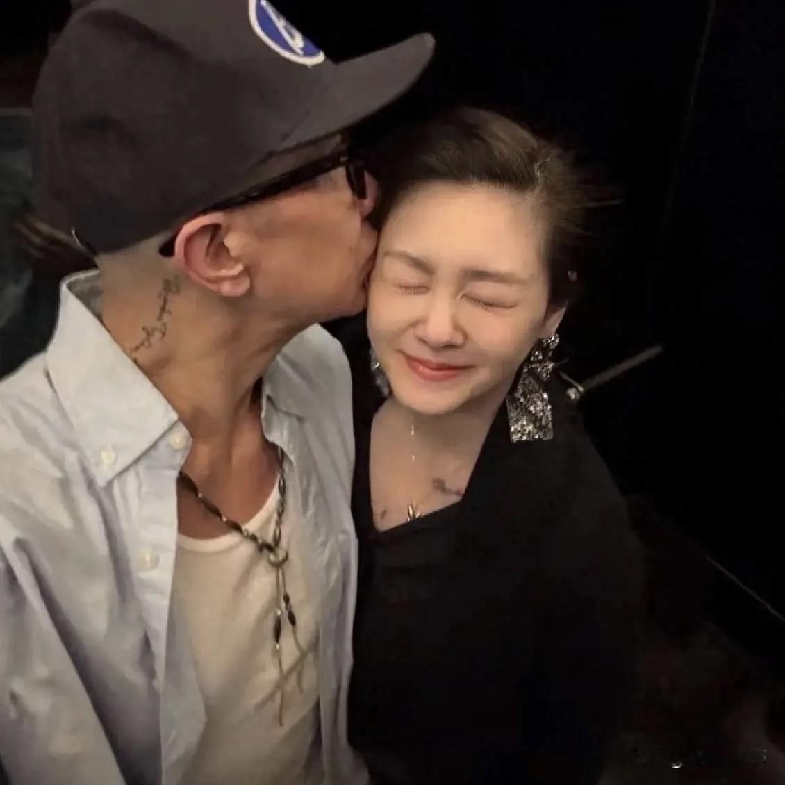 具俊晔坚持上坟不易，几乎相信他对大S是真情了，谁知竟是扛着摄像机去的，所谓痴情便