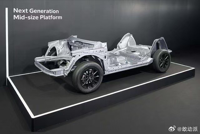 本田计划更新雅阁思域缤智三款热门车型，外观回归上世纪90年代复古风格，摒弃浮