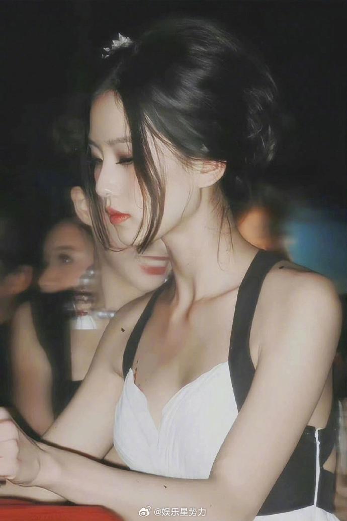 刘诗诗早期照片考古早期照片，好美好清纯，姐姐的气质真的好绝​​​