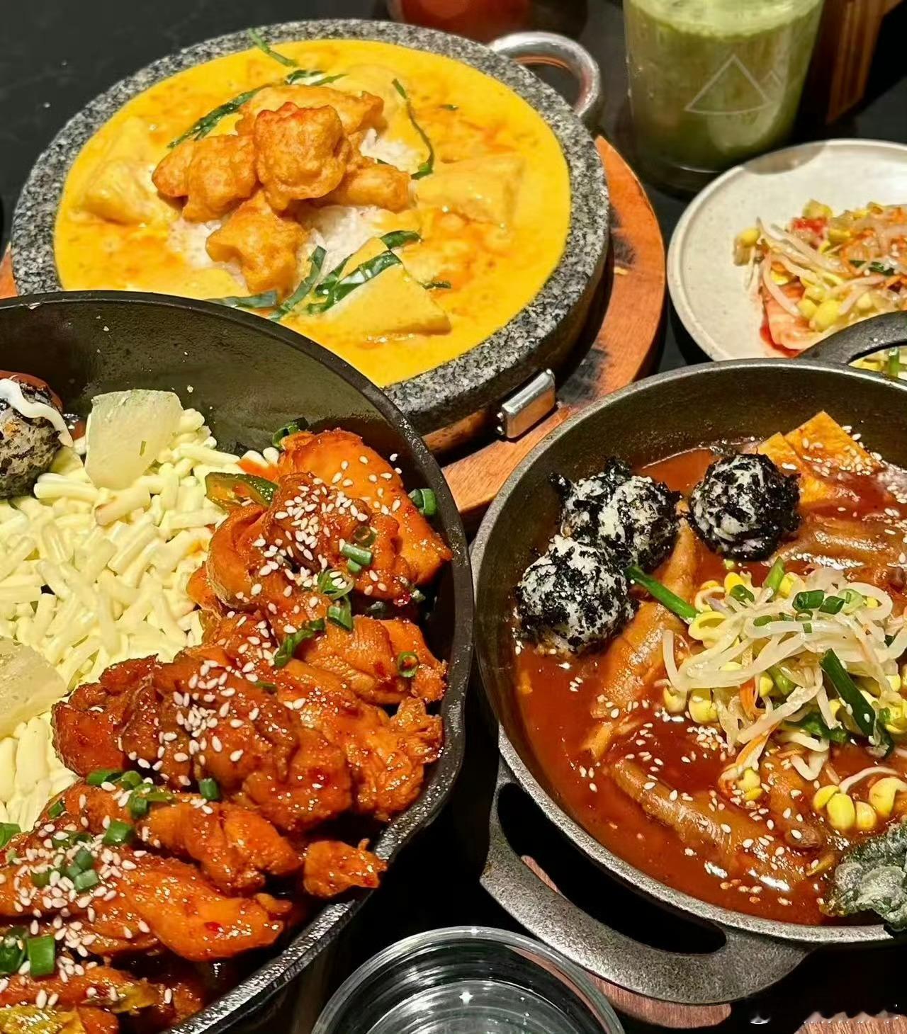 起猛了看到美食品牌团建了这哪是美食摄影大赛啊，分别是“云聚餐”大赛啊！看到了太多
