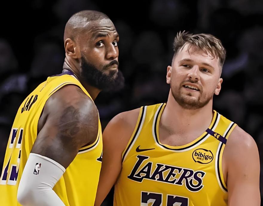 美媒知名评论员黑完詹姆斯又黑东契奇，啥话都往外说，为了流量啥也不管了！今天美媒