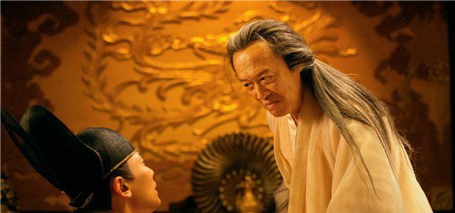 一定要明白一件事：崇祯当年疯狂向破产的农民加税的时候，整个官场、所有儒生、全体读