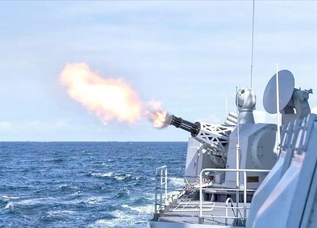 要想判断一个人是不是军事外行，问他对解放台湾的看法就够了。要是他一开口就说“导弹