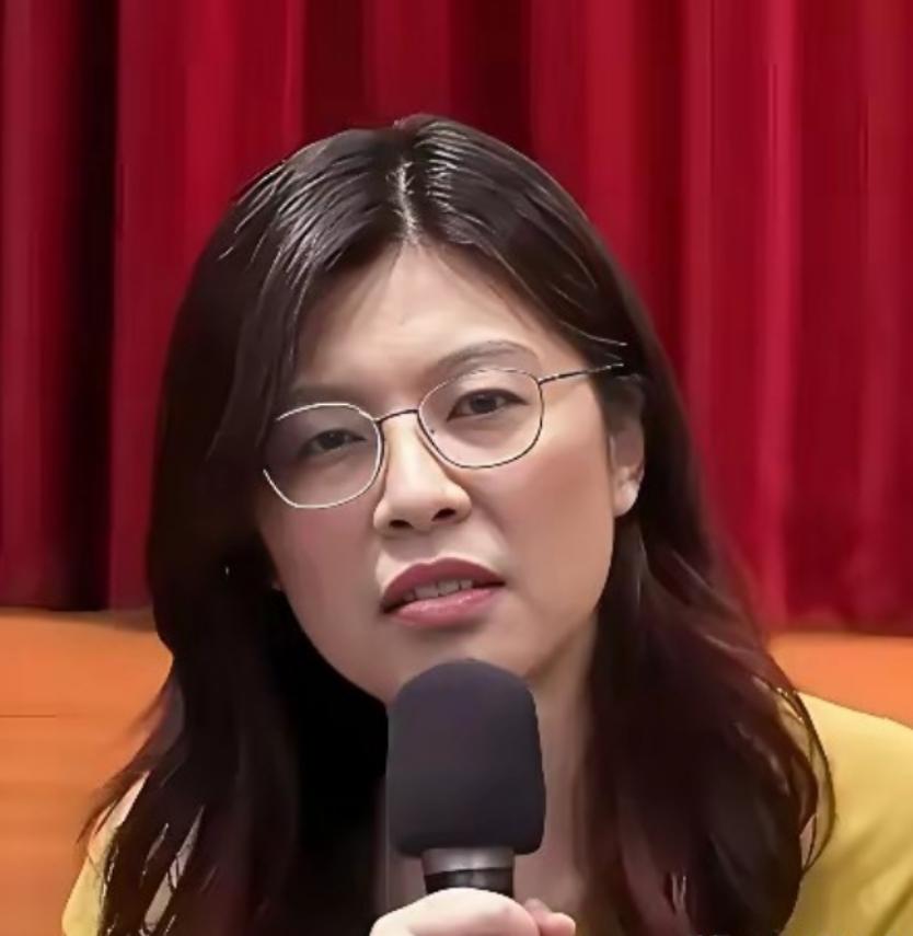 蔡英文无儿无女，郑丽文也无儿无女。蔡英文政治生涯，对郑丽文有没有烙下心理影响？