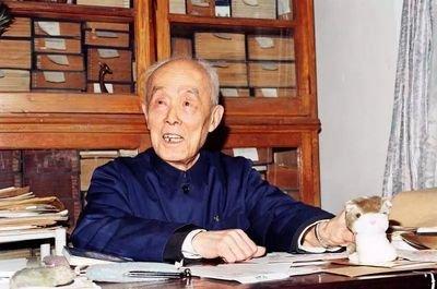 泪目！北大终身教授季羡林直言：若有来世，绝不读书、不留学、不当教授。人总往前