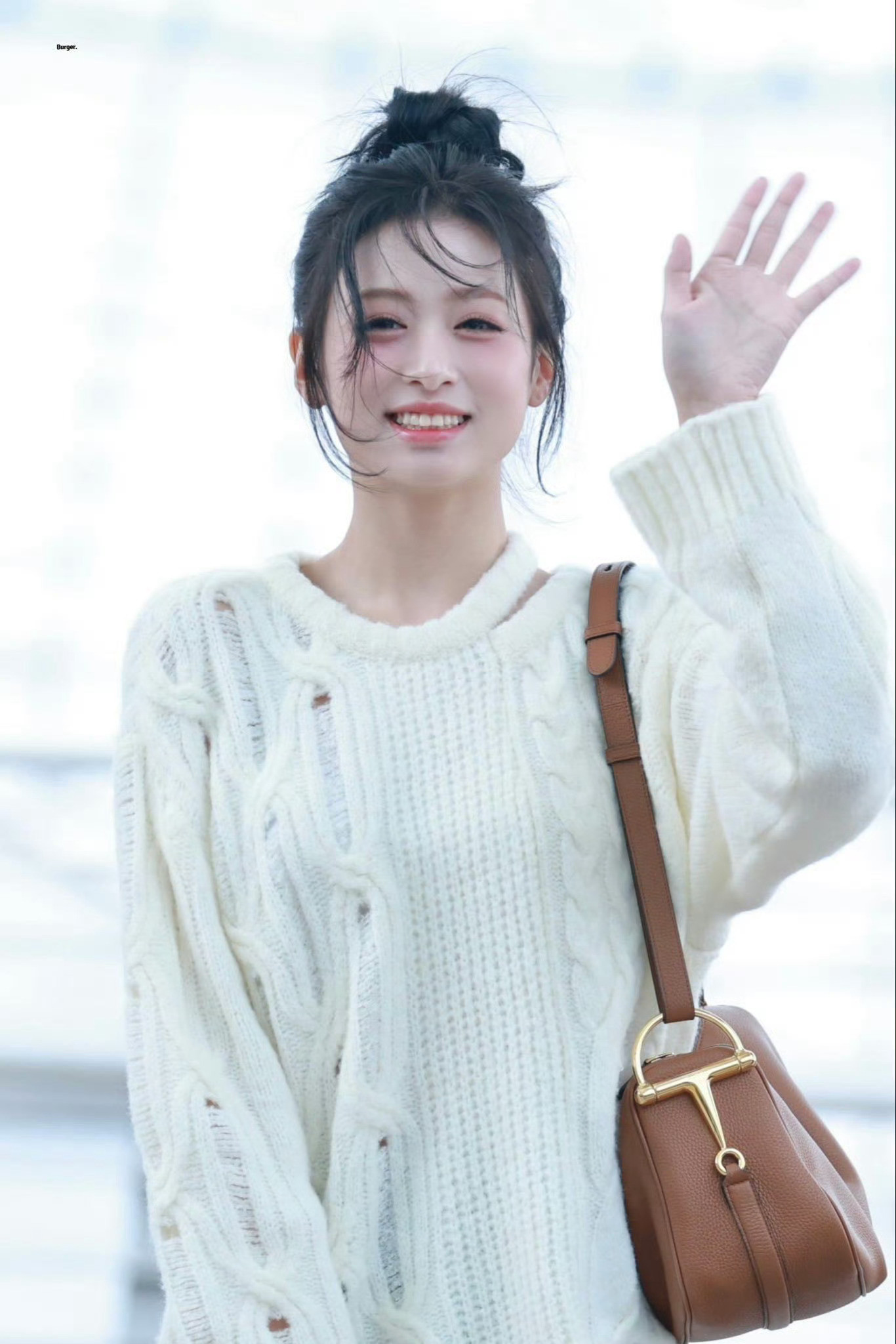 babymonster今天出发mama机场时尚漂亮的美女