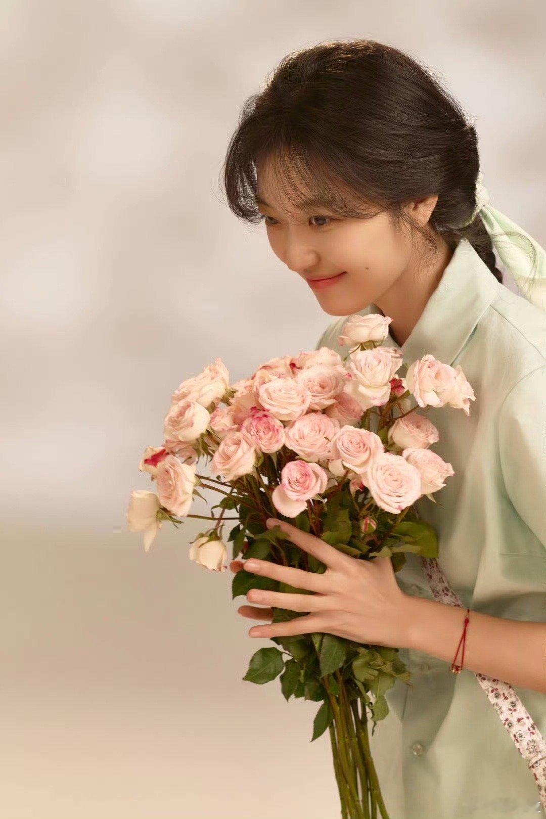 孙千拍一部虐的奖励自己一部甜的孙千的眼睛里真的有故事！虐的时候让你看到破碎，甜的