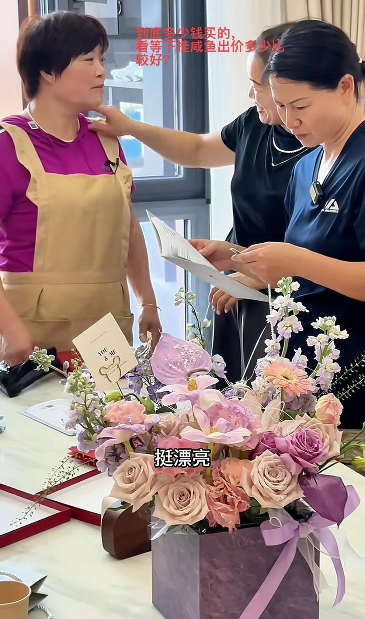 一条珍珠项链，在胖阿姨和周阿姨身上是情谊。戴在红姐这儿，就成了人性的试金石。