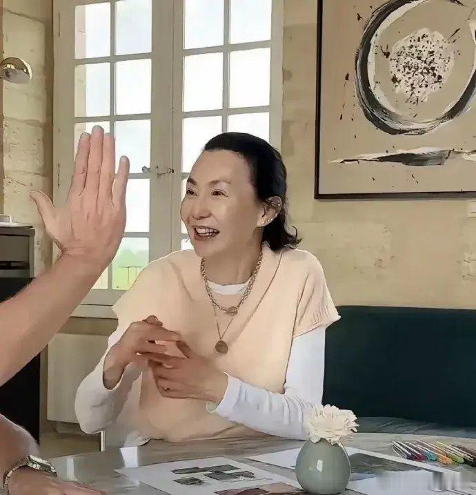 张曼玉咋变成这样了？