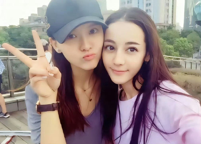 迪丽热巴那个不营销不蹭热度的真闺蜜​​​​