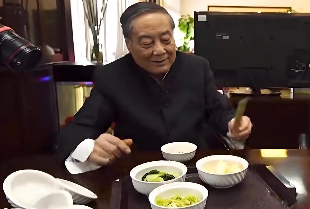 宗庆后声称一天只花几块钱, 实际上满世界买豪宅, 海外资产18亿