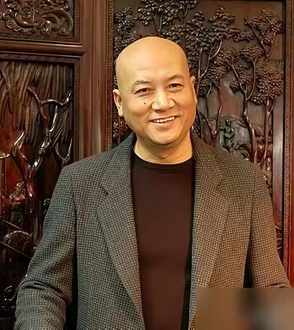 迟重瑞现在是这些木头的唯一主人。这是传承，迟老师还缺钱吗？生前最看重的留给自己相