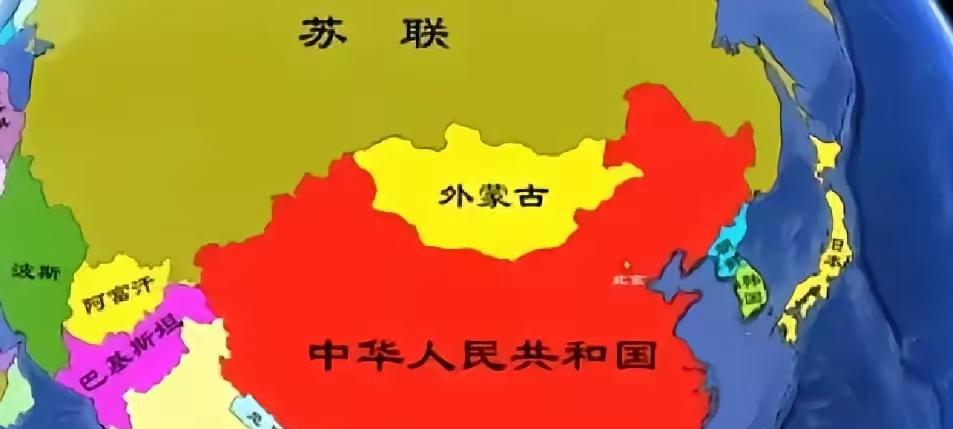 我在乌兰巴托待了一个礼拜，觉得外蒙人对“熊猫人”的态度挺拧巴的。出租车司机一边直