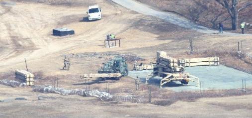 韩国彻底沦为了笑话！韩联社最新的照片确认，位于庆尚北道星州郡的六套“萨德”反导系