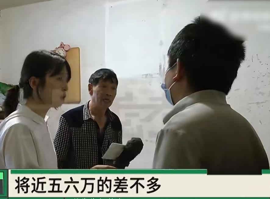 河南郑州一对七旬夫妇每天凌晨5点就去排队领免费鸡蛋，竟把捡破烂14年攒下的五六万
