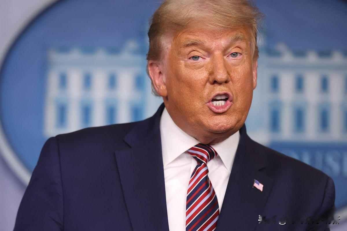铁线礁水炮响了，菲船慌了，中国没动怒却赢了2025年10月12日，菲律宾派了
