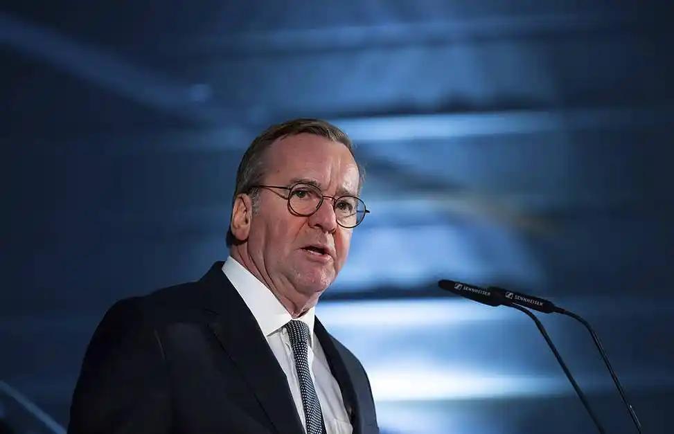 特朗普威胁失效！德国硬刚到底：北约是防御联盟，不是你的打手。3月16日，