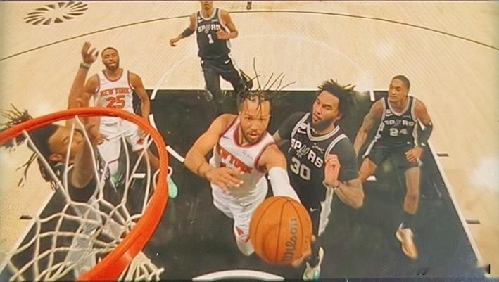 谁能想到？NBA总决赛G3直接把全网炸翻！时隔27年重回麦迪逊的总决赛，尼克斯主