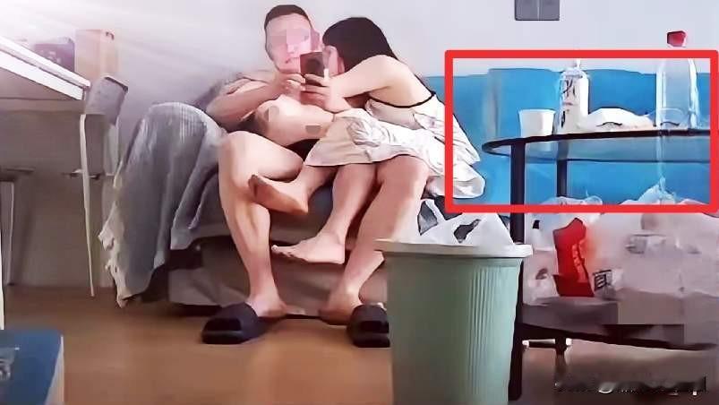 曾医生肤白貌美大长腿，既年轻，又主动。是个健全的男人都不住。更何况是年富