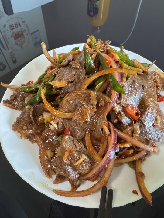 哪个大户人家早餐就吃大盘的肉呀