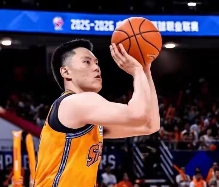 上海男篮什么外援？浙江广厦什么外援？除了布朗另外仨全是废物，根本没有可比性。得承