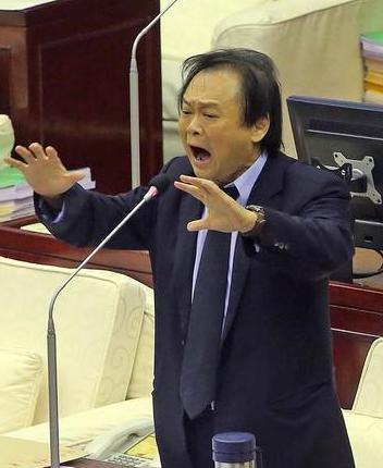 一旦武统，大陆要付出四大代价！民进党王世坚在节目中大放厥词，随后邱毅公开发文，提