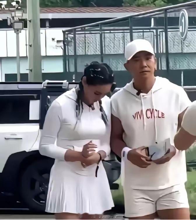 刘畊宏老婆一直跟着跳操，为什么还没瘦，“老板娘”的身材戳破了多少人的减肥梦？