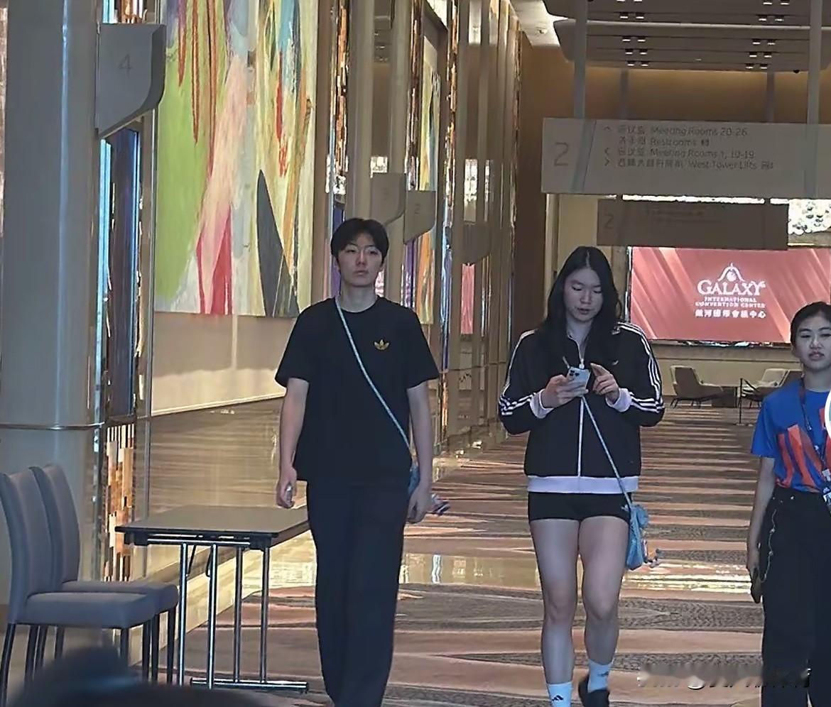 中国女排打道回府，回北京备战8.21号的女排亚锦赛！这可是中国女排今年的终极大考