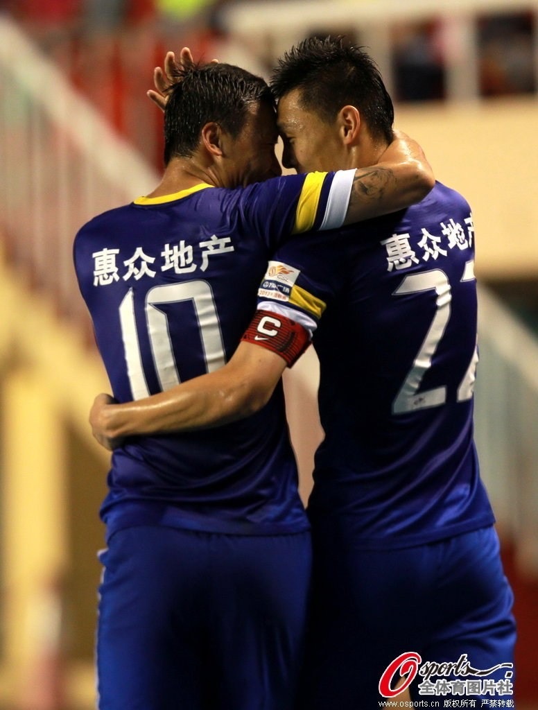 【他吻他吻他吻他】于陈从大连亲到天津，在天津两公婆双双亲外援给外援亲会了，开始抓