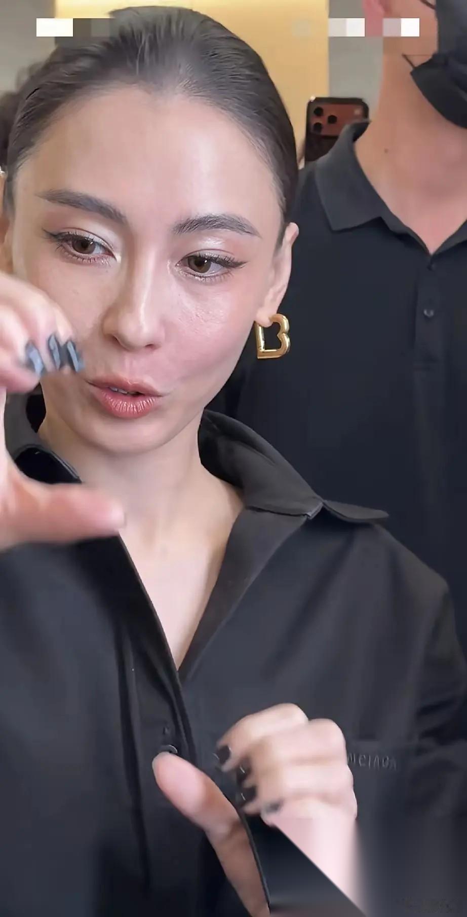 张柏芝在上小S的节目说，每一个男生都有外遇。小S问，也是有例外的吧？张柏芝说