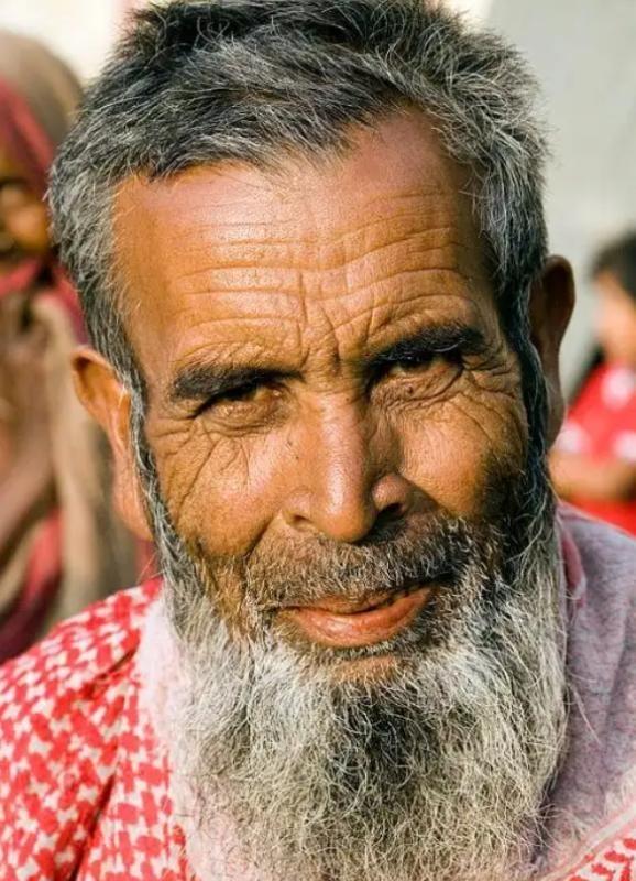 孟加拉国发现了一个很有趣的问题，凡是靠在中国旁边的国家，哪怕是国土面积没有超过，