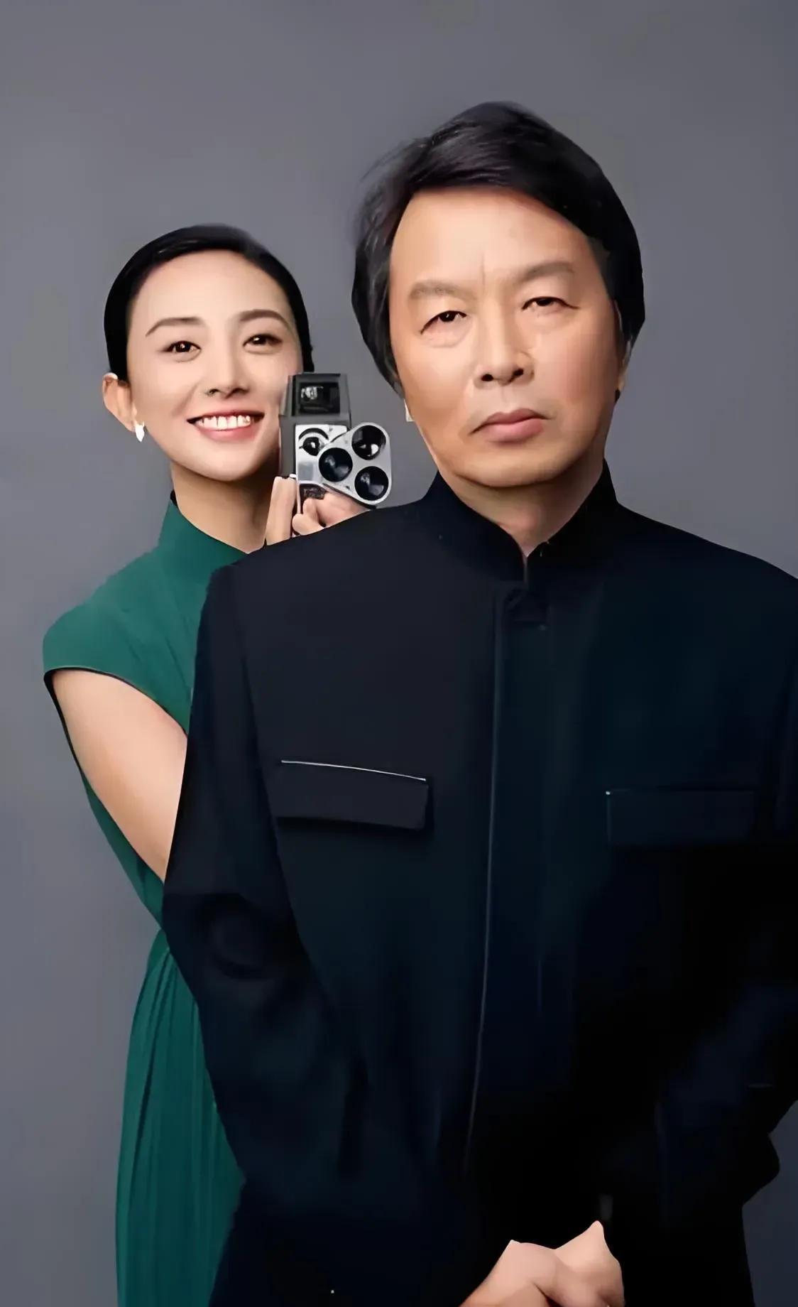 女人必须务实，婚姻并非为带来幸福。父亲的忠告如同警钟，敲响在女儿即将步入