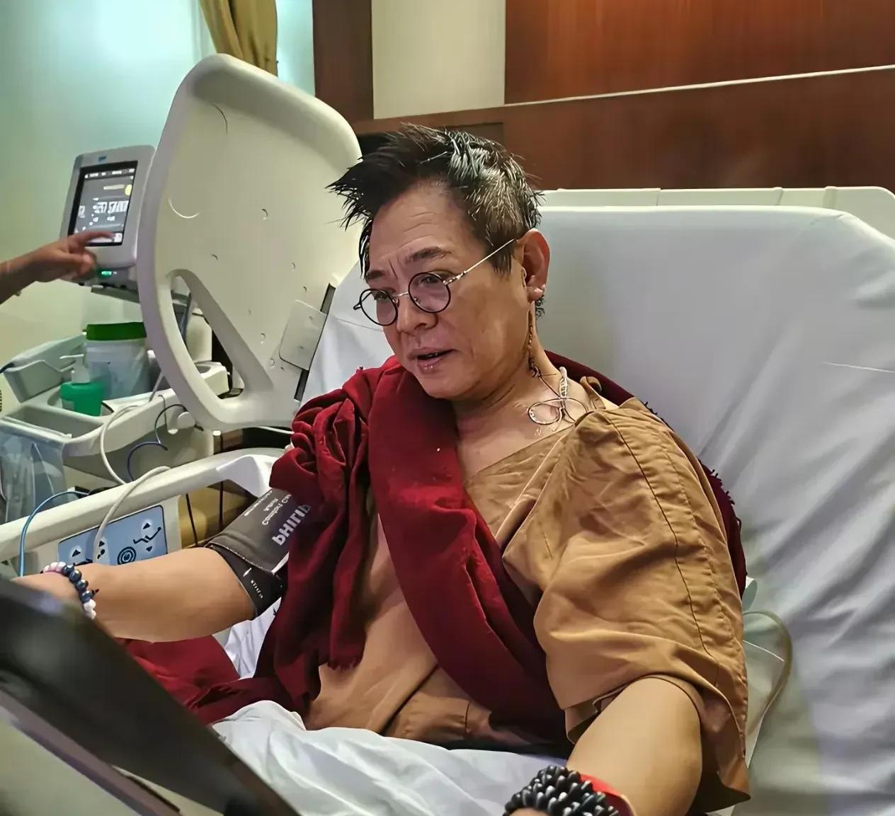 李连杰生病住院说明了什么？拜啥都没用，他手上常戴佛珠，还和少林寺方丈释永信关