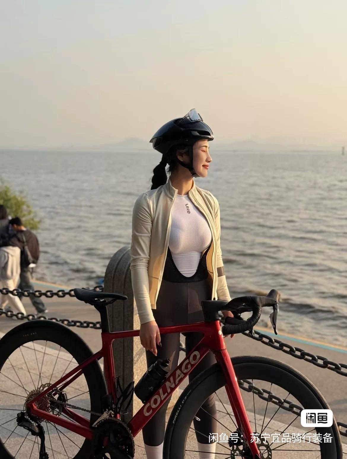 来自大连女骑的投稿，COLNAGOV4定制版，小十万，可远观不可亵玩焉。