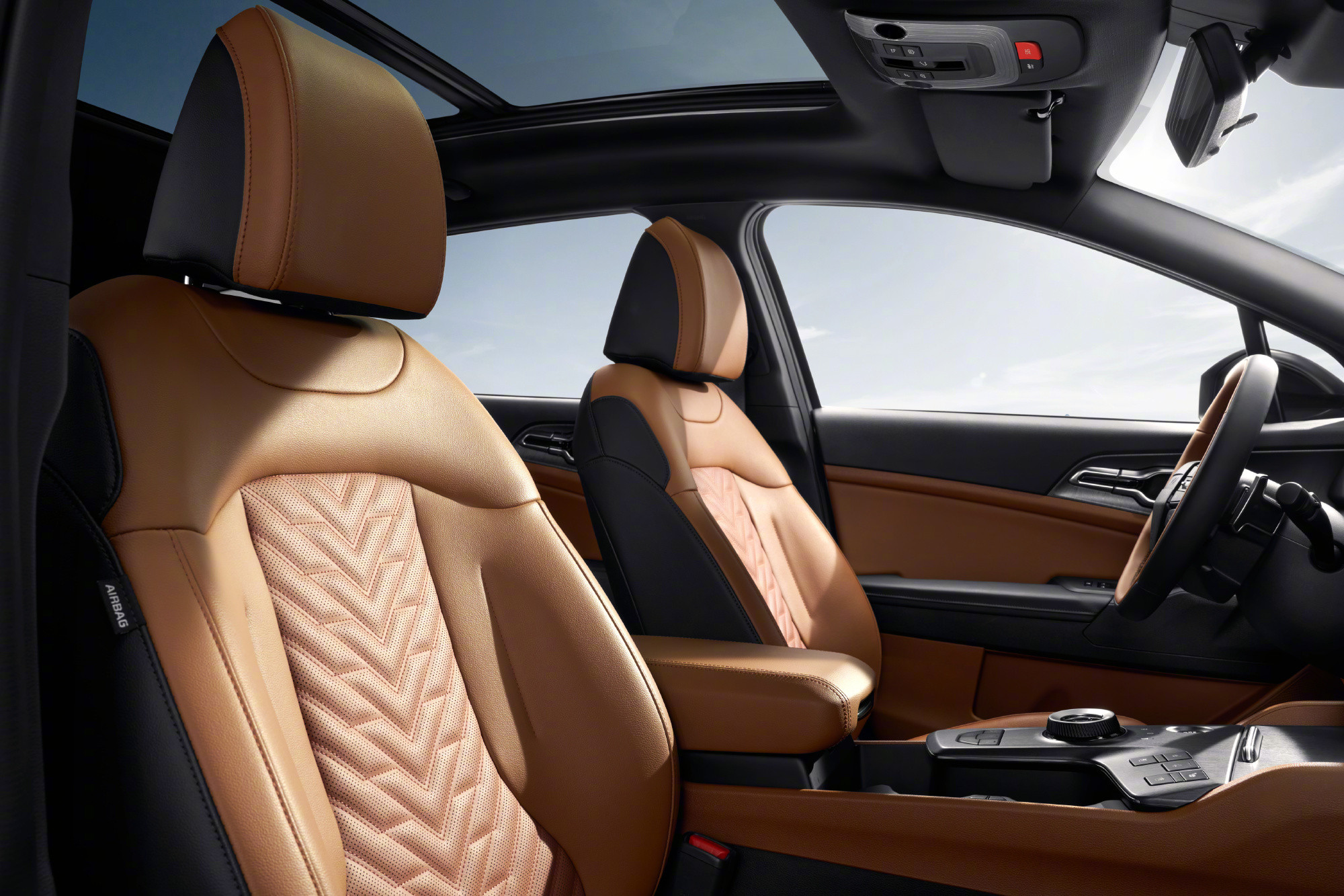 网坛传奇李娜都站台的起亚新狮铂拓界，这次焕新确实有点东西，10.99万起的价格，