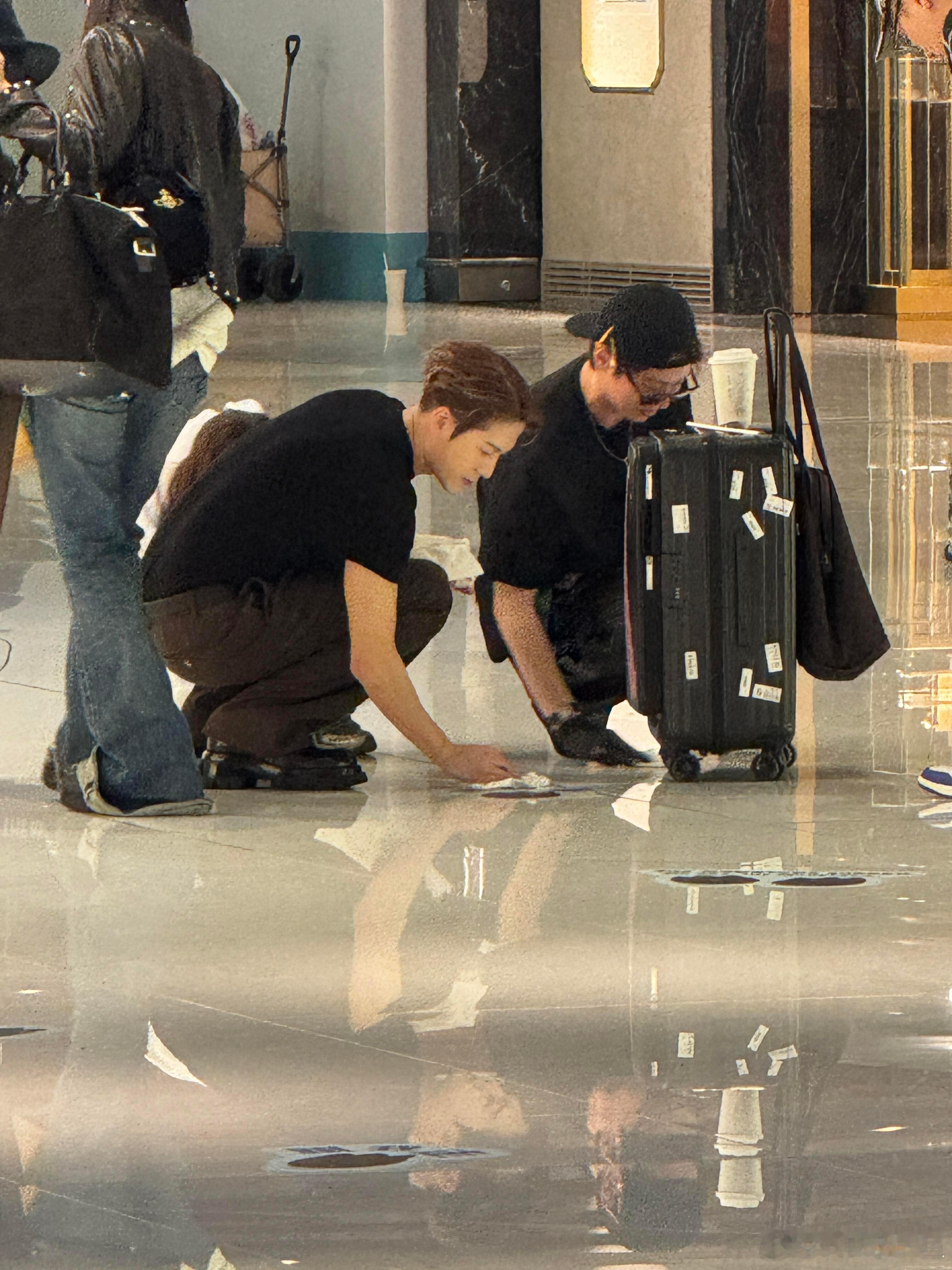 人群中一眼你最耀眼啊🥰王嘉尔