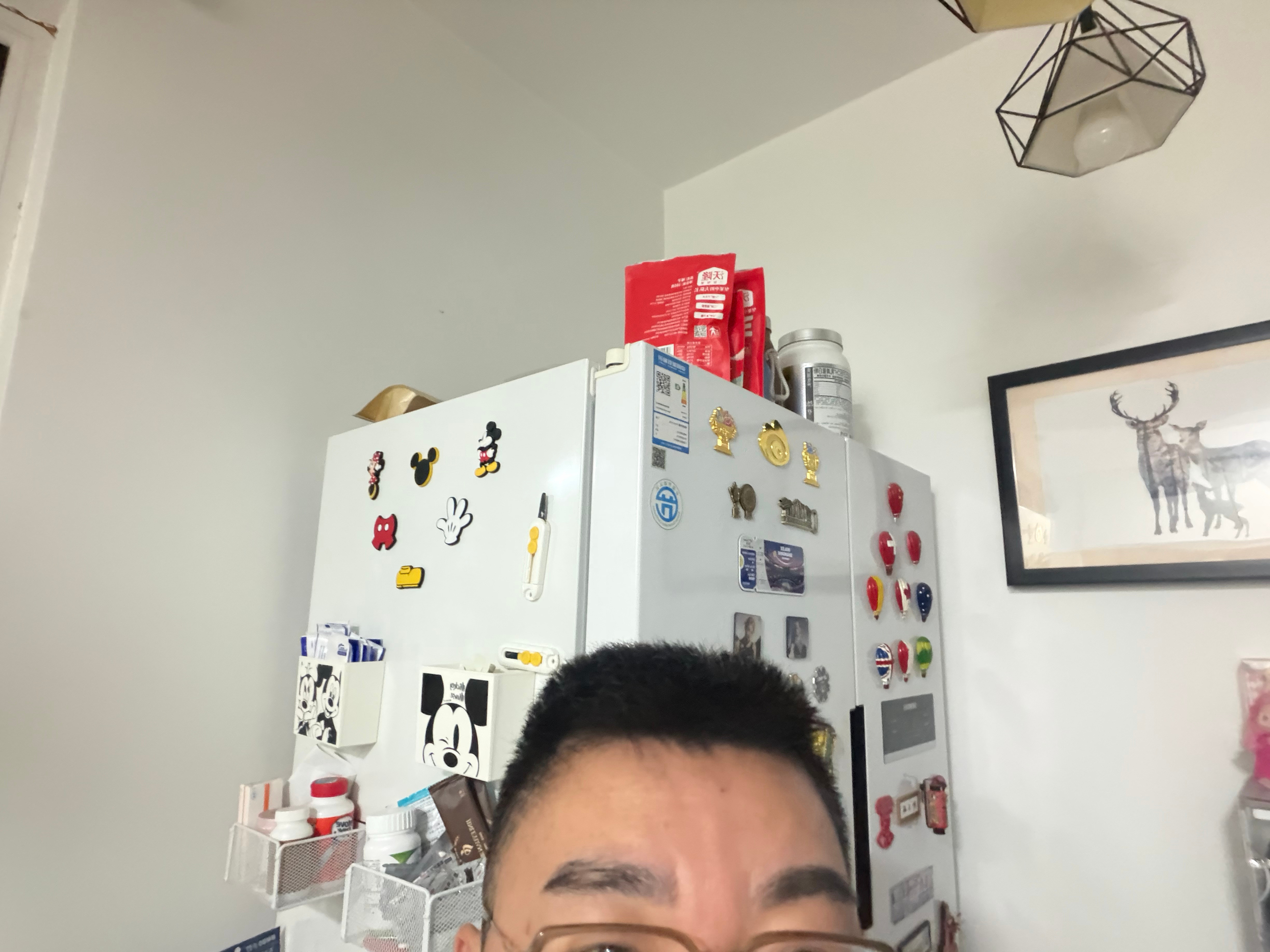 三点钟睡醒，头疼的不行。坐起来比较舒服。我只能想：还好是出去旅行前流感了。