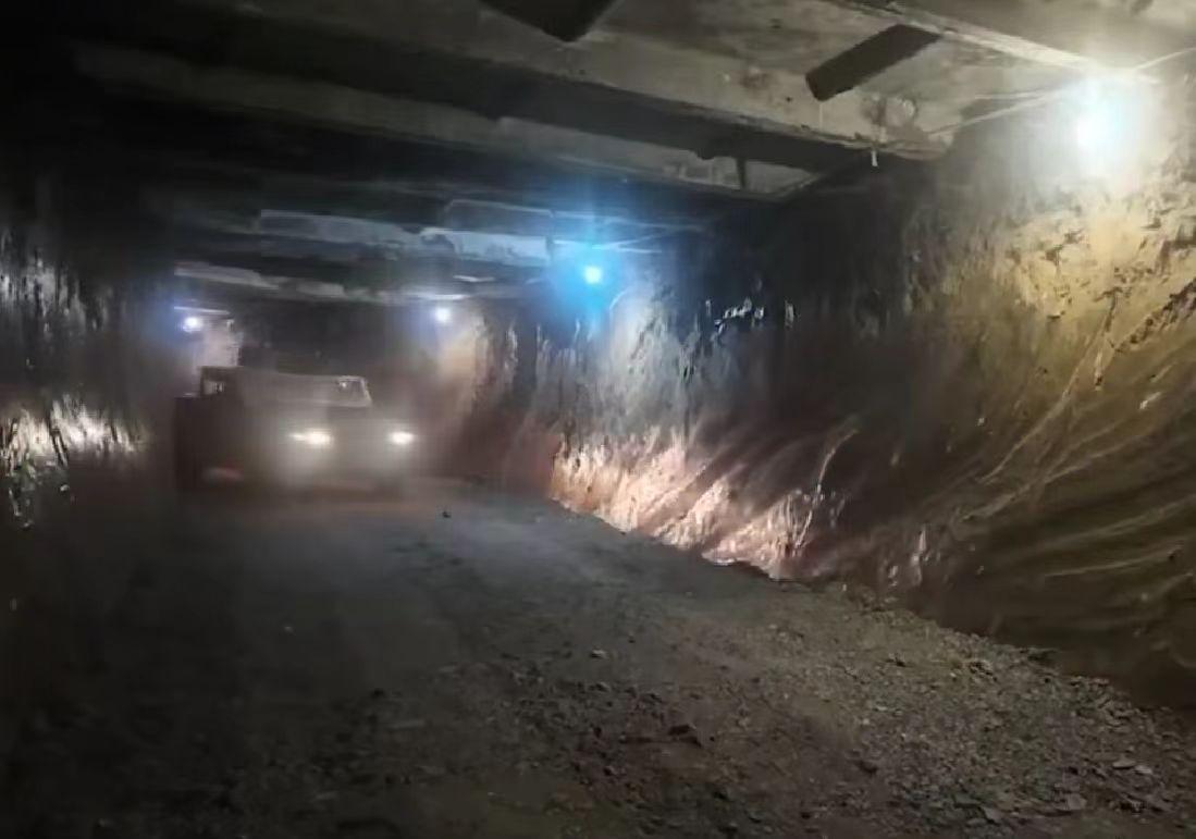 西方导弹精准打击，都白瞎了？真不敢相信，俄军就在俄乌战场底下，修建“地下长城”。