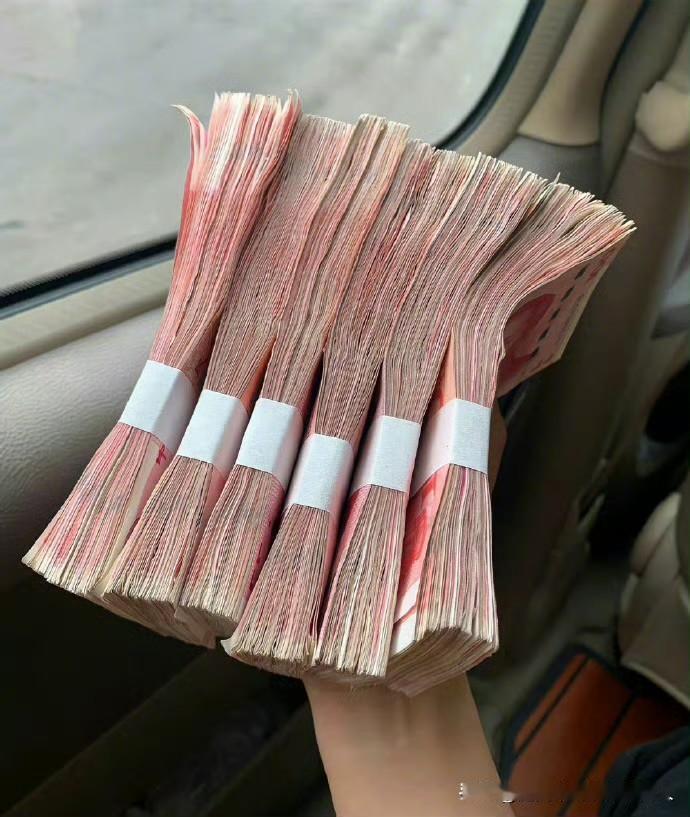 三姐一生节俭，攒下50万生前她儿子缺钱找她，她一分没给后来她儿子宁可找外人借