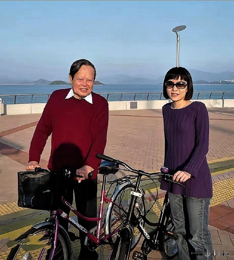 先生走了，最让人揪心的还是翁帆。28岁到49岁，女人最美好的21年，她陪着