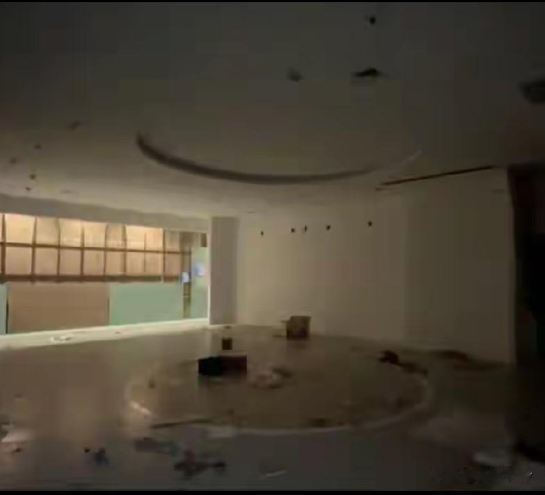 严总在赛格的商铺，被扒空了！会有谁来接手？新店开业不膈应吗？怨气、冤气太重，赶